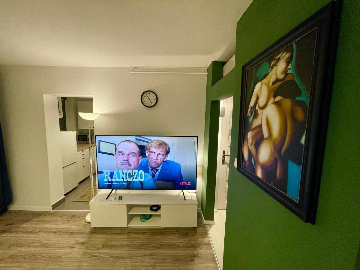 Holiday Metro Fast Wifi Tv'70 Netflix Hbo Appletv Varsovia Exterior foto