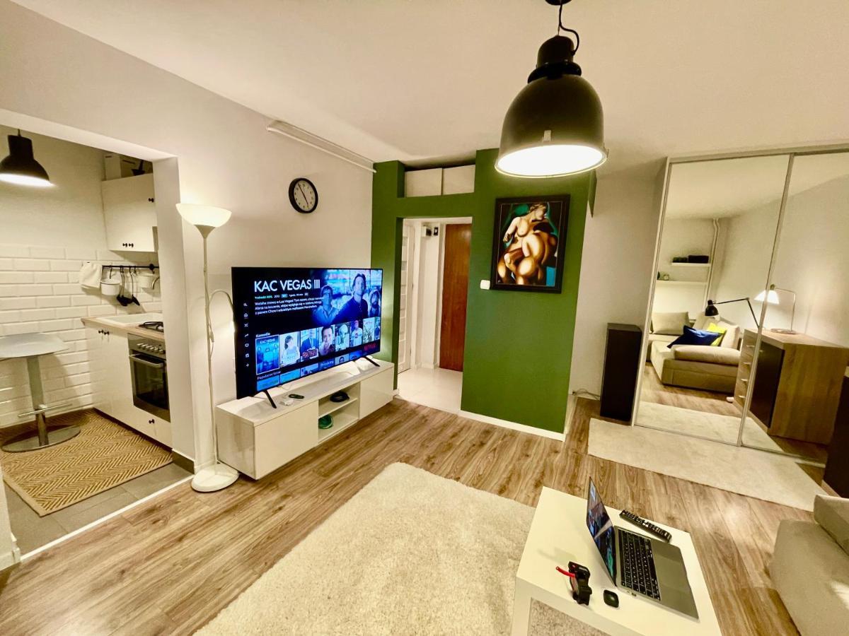 Holiday Metro Fast Wifi Tv'70 Netflix Hbo Appletv Varsovia Exterior foto