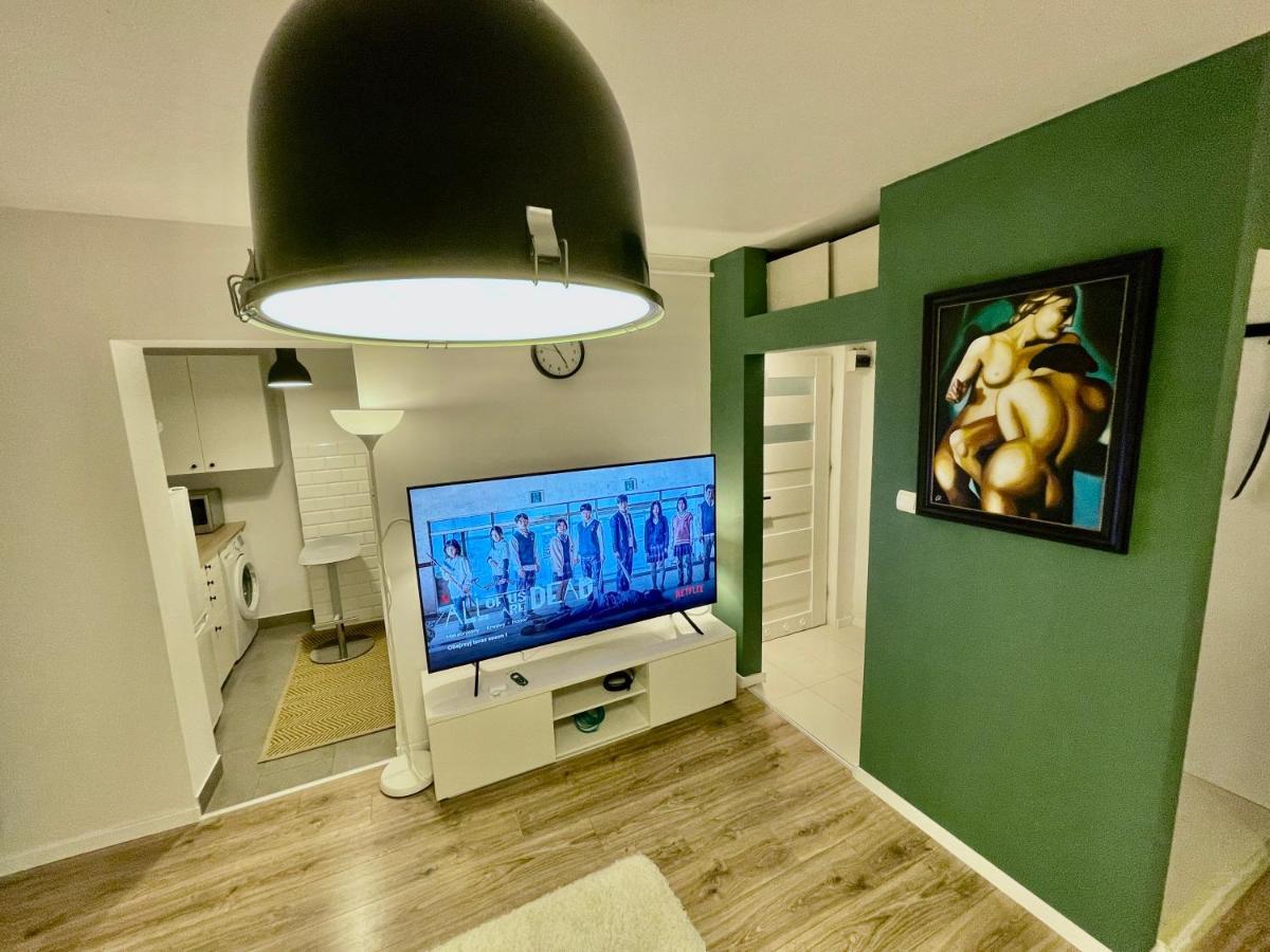 Holiday Metro Fast Wifi Tv'70 Netflix Hbo Appletv Varsovia Exterior foto