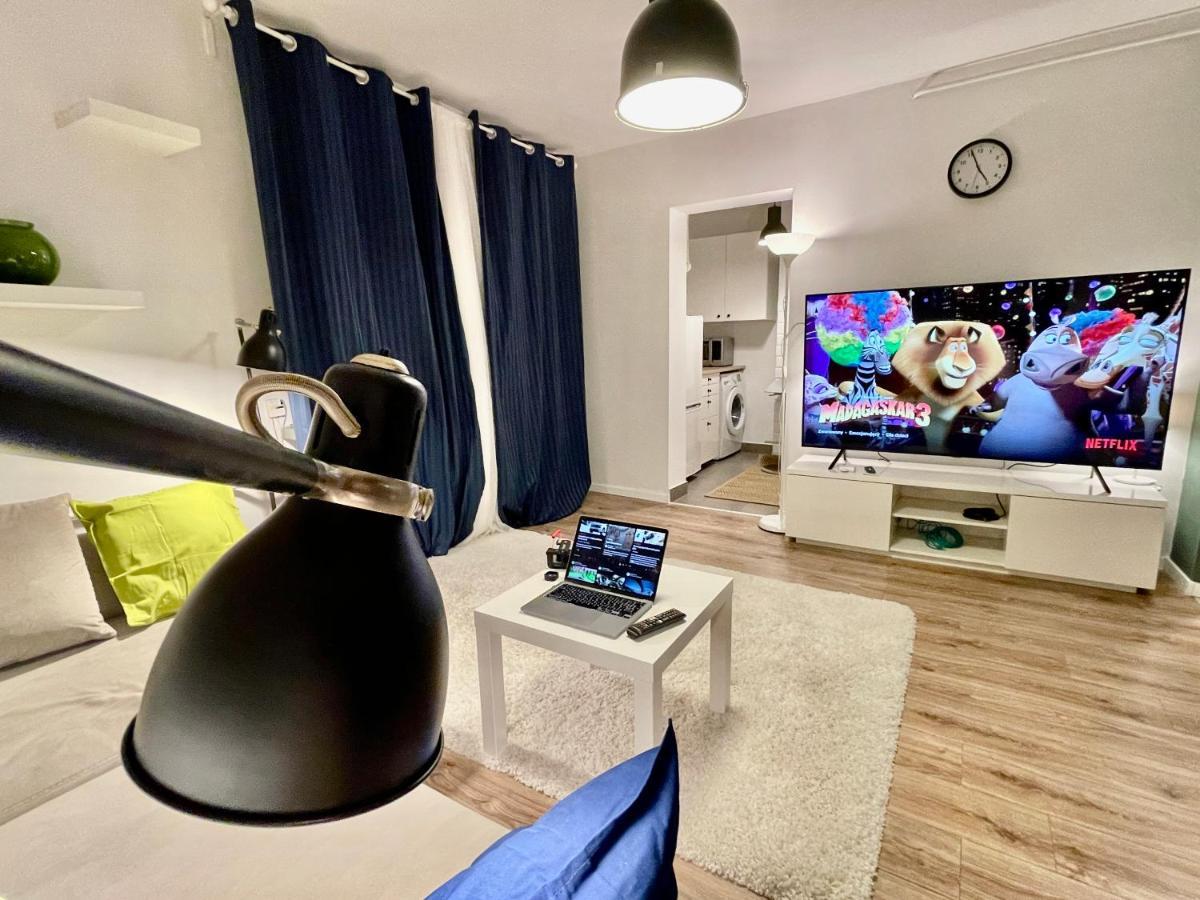Holiday Metro Fast Wifi Tv'70 Netflix Hbo Appletv Varsovia Exterior foto